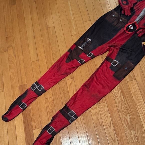 Marvel Deadpool Superhero Adult Halloween Costume - Picture 4 of 6
